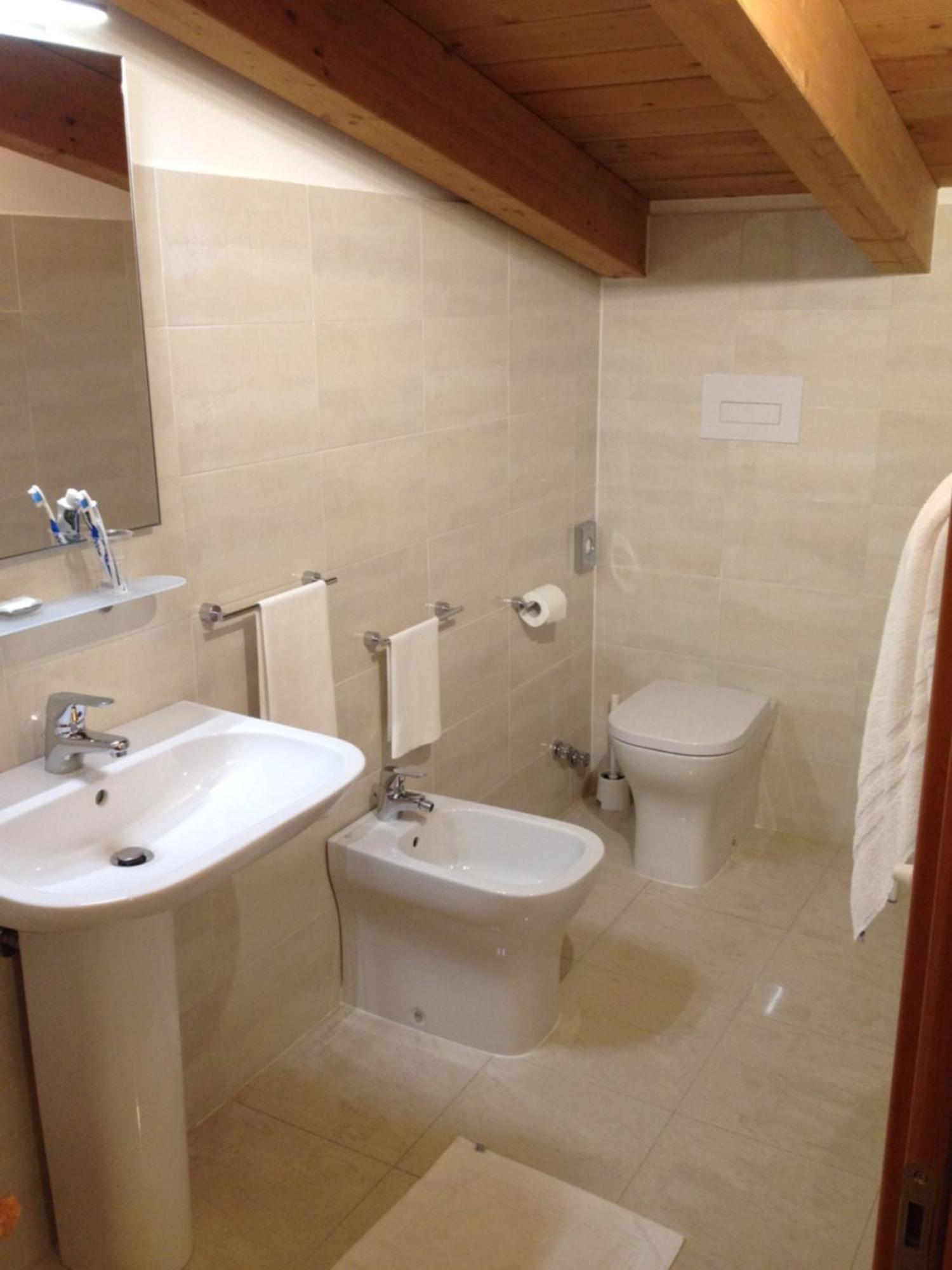 Hotel Gf Cesano Boscone Rum bild
